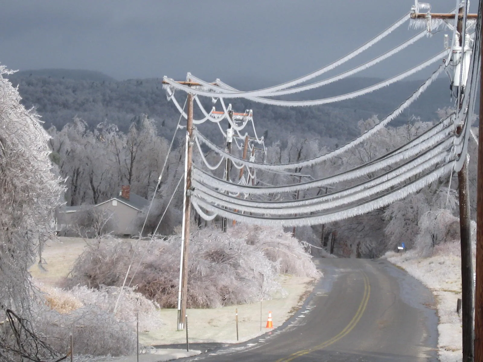 Dangerous Winter Storm Warning Issued as Heavy Snow and Ice Threaten Millions Across the U.S.