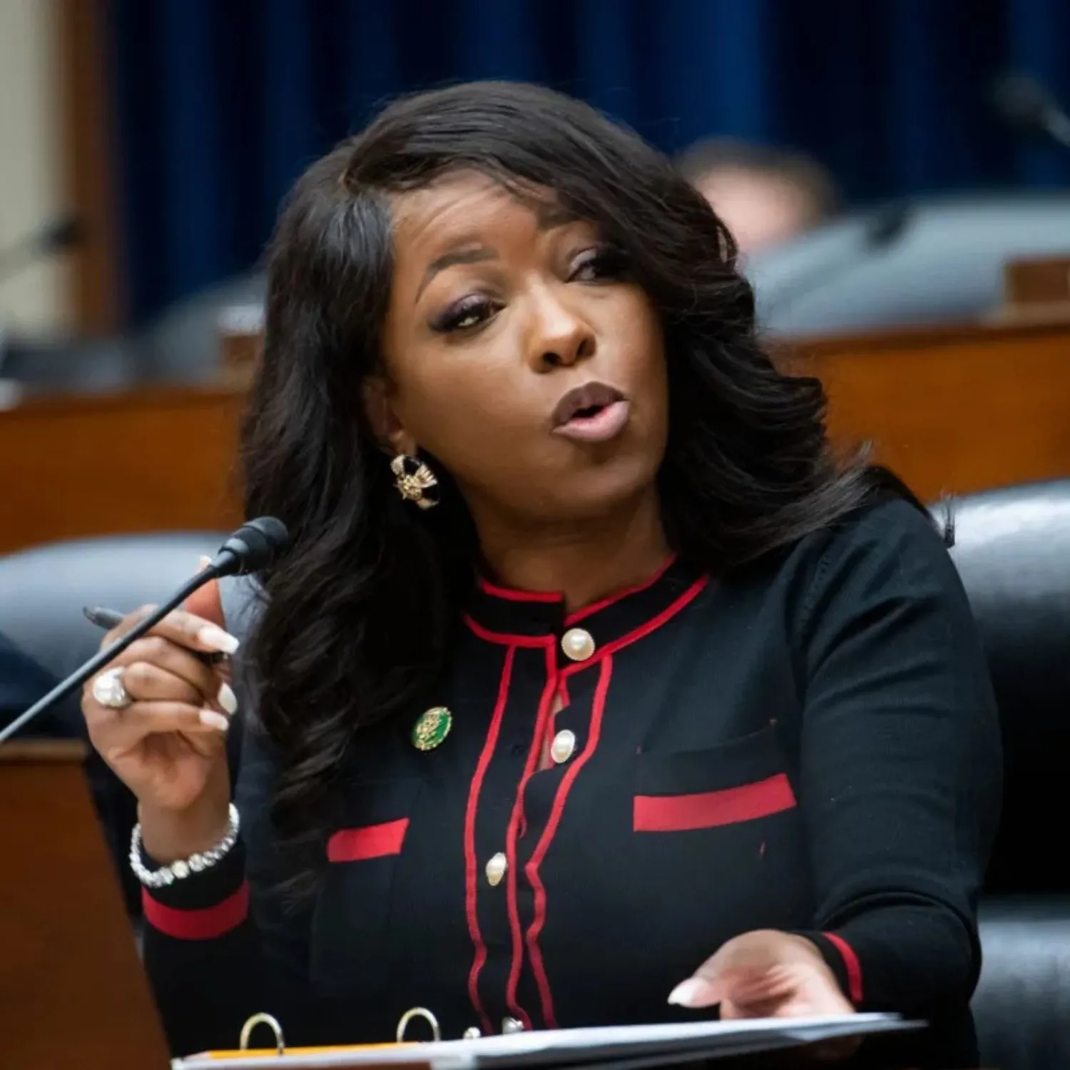 "SHE'S A DIVA": KEVIN MCCARTHY PREDICTS JASMINE CROCKETT WILL BE "ESCORTED OUT" BY VOTERS AFTER EXPLOSIVE REPORT EXPOSES TOXIC BEHAVIOR