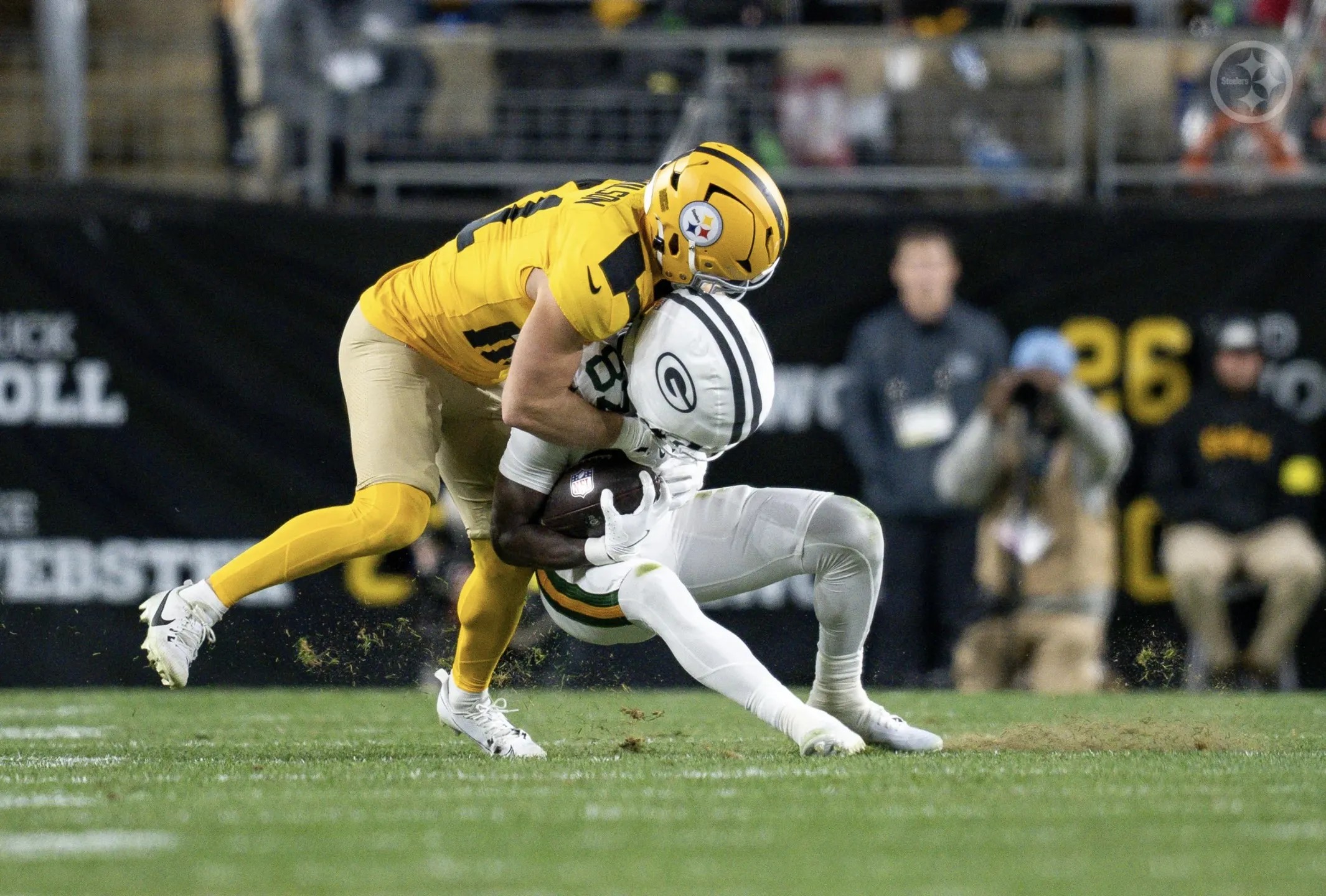  The Steelers should make adding a wide receiver their top priority in free agency, with Green Bay Packers wide receiver standing out as the most logical target