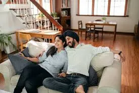 Man Feels Disrespected by Girlfriend’s Home Choice