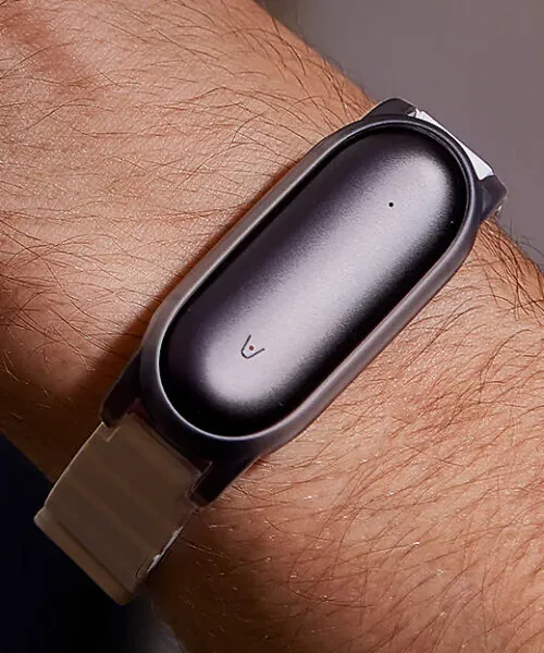Plaud Unveils a New AI Pin and Desktop Meeting Notetaker, Redefining How We Capture Conversations